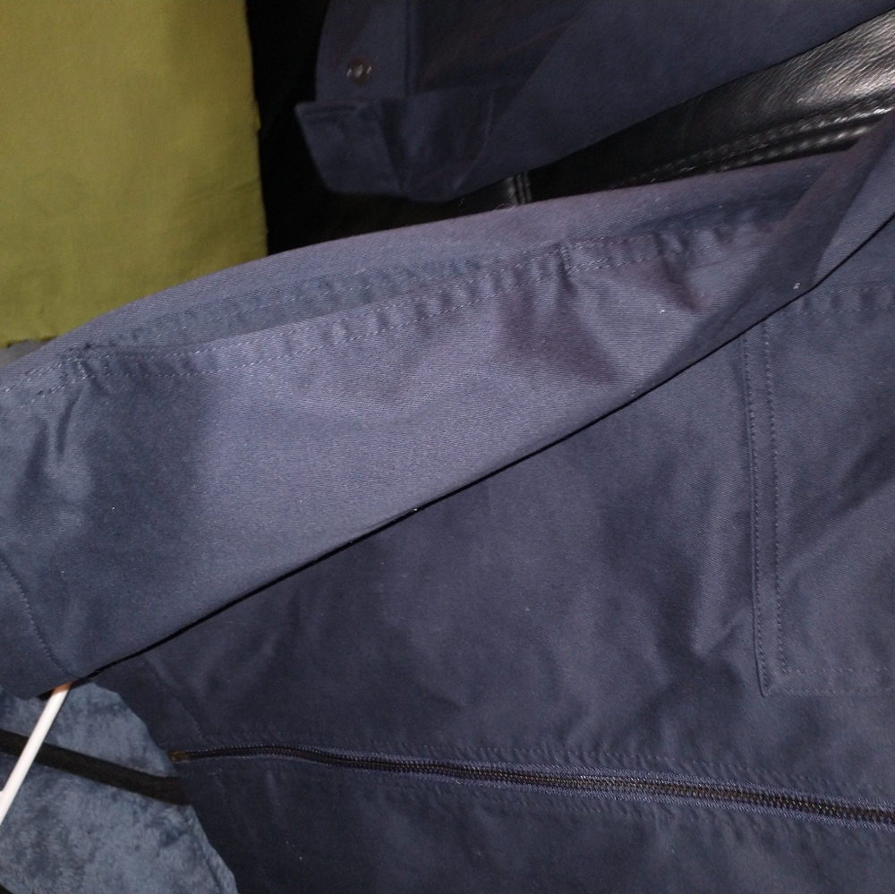Light weight dark blue jacket. - Picture 3 of 7